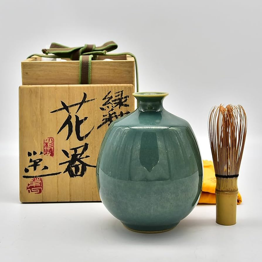 花器 緑釉線紋 小杉焼 池上栄一 氏作 共箱入 Amazon.co.jp: 池上栄一 緑釉 花器 小杉焼 共箱 共布 花瓶 壺 花